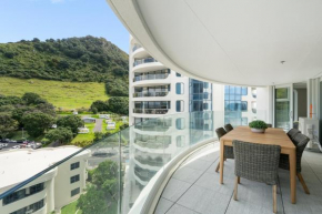 Executive Oceanside Apartment